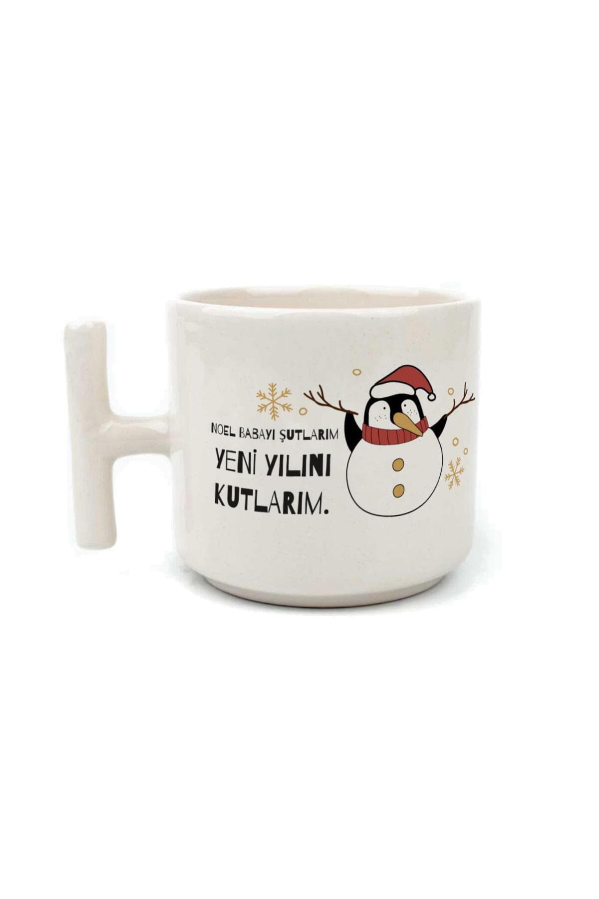Noel Babayı Şutlarım Baskılı Beyaz Kulplu T Yılbaşı Kupası