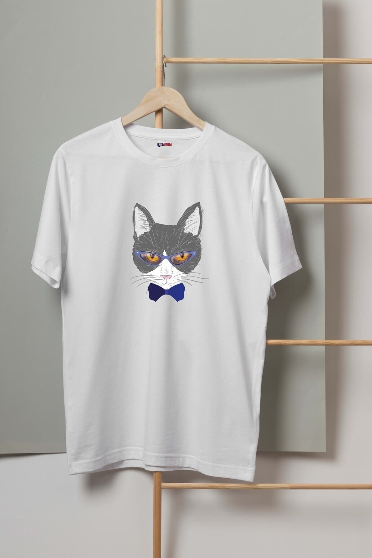 Gözlüklü Mavi Papyonlu Kedi Tasarım Baskılı Kadın Tshirt - XXL