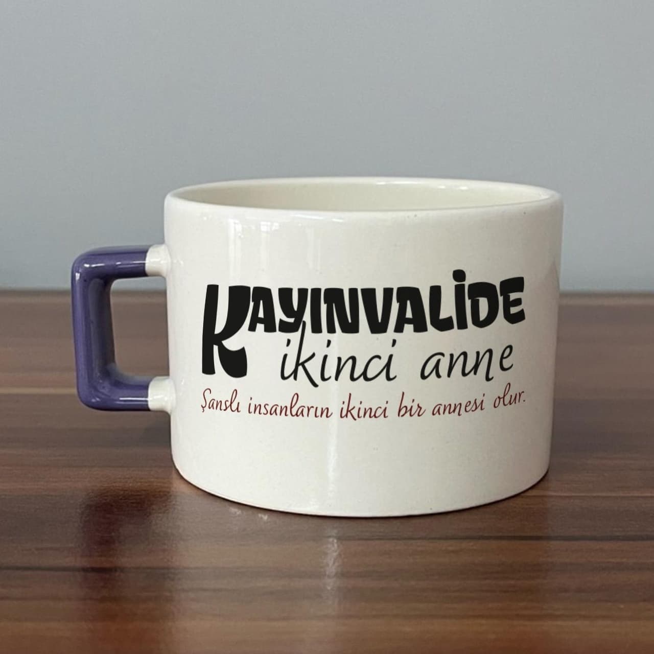 Kayınvalide İkinci Anne Baskılı Mor Kulplu Kare Espresso Fincanı