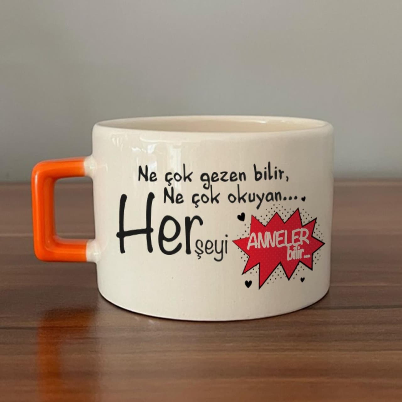Ne Çok Gezen Bilir Ne Çok Okuyan Baskılı Turuncu Kulplu Kare Espresso Fincanı