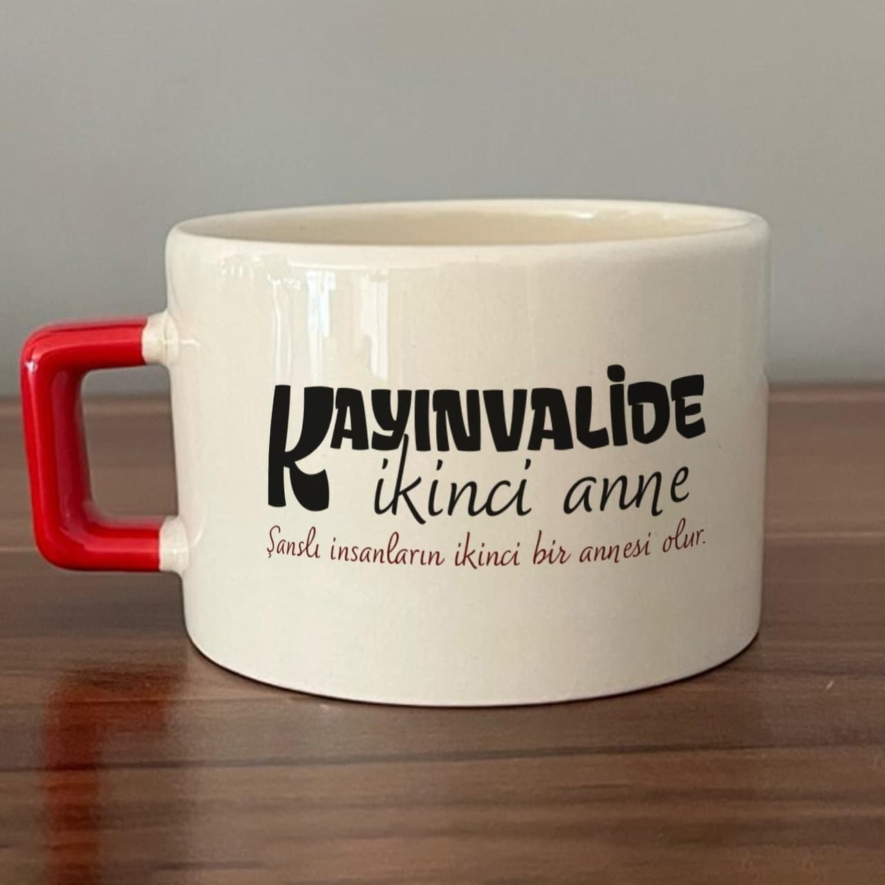 Kayınvalide İkinci Anne Baskılı Kırmızı Kulplu Kare Espresso Fincanı