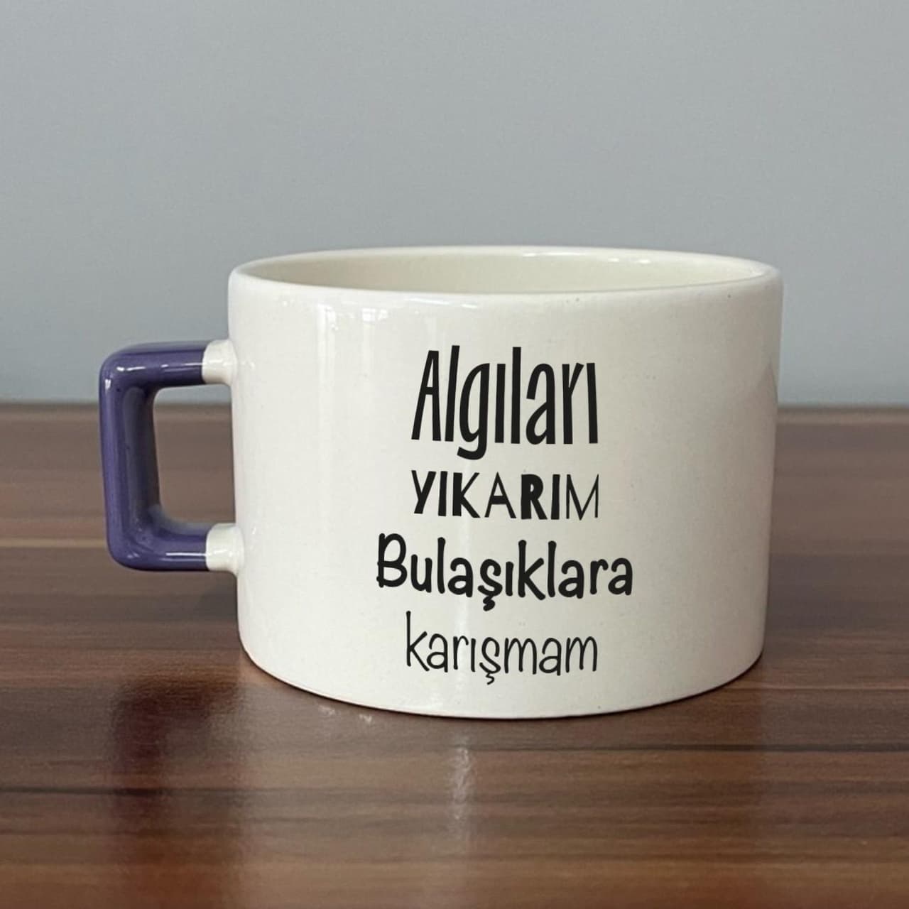Algıları Yıkarım Bulaşıklara Karışmam Baskılı Mor Kulplu Kare Espresso Fincanı