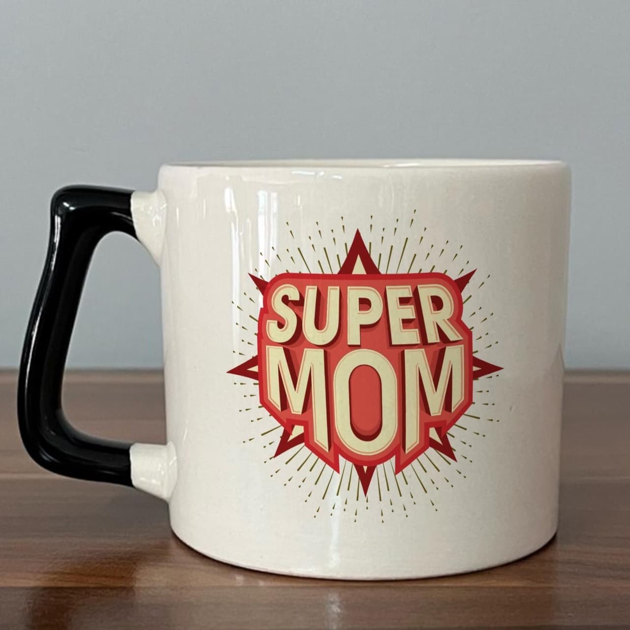 Süper Mom Kırmızı Baskılı Siyah Kulplu Prime Kupa