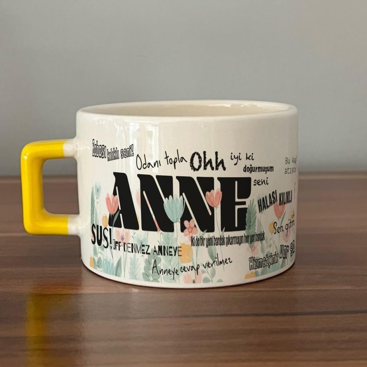 Anne Sözleri Tam Tur Baskılı Baskılı Sarı Kulplu Kare Espresso Fincanı