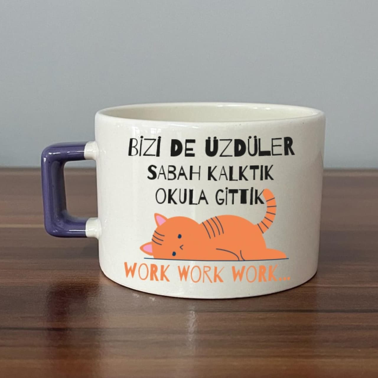 Bizi De Üzdüler Turuncu Kedi Baskılı Mor Kulplu Kare Espresso Fincanı