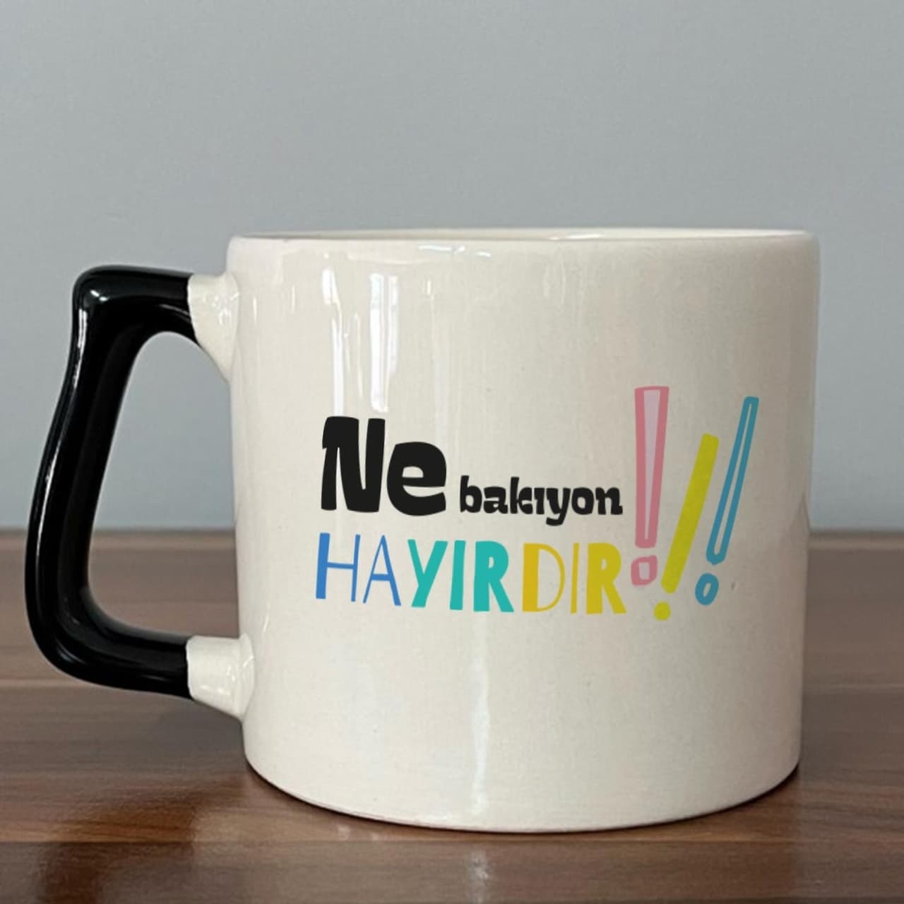 Ne Bakıyon Hayırdır Baskılı Siyah Kulplu Prime Kupa
