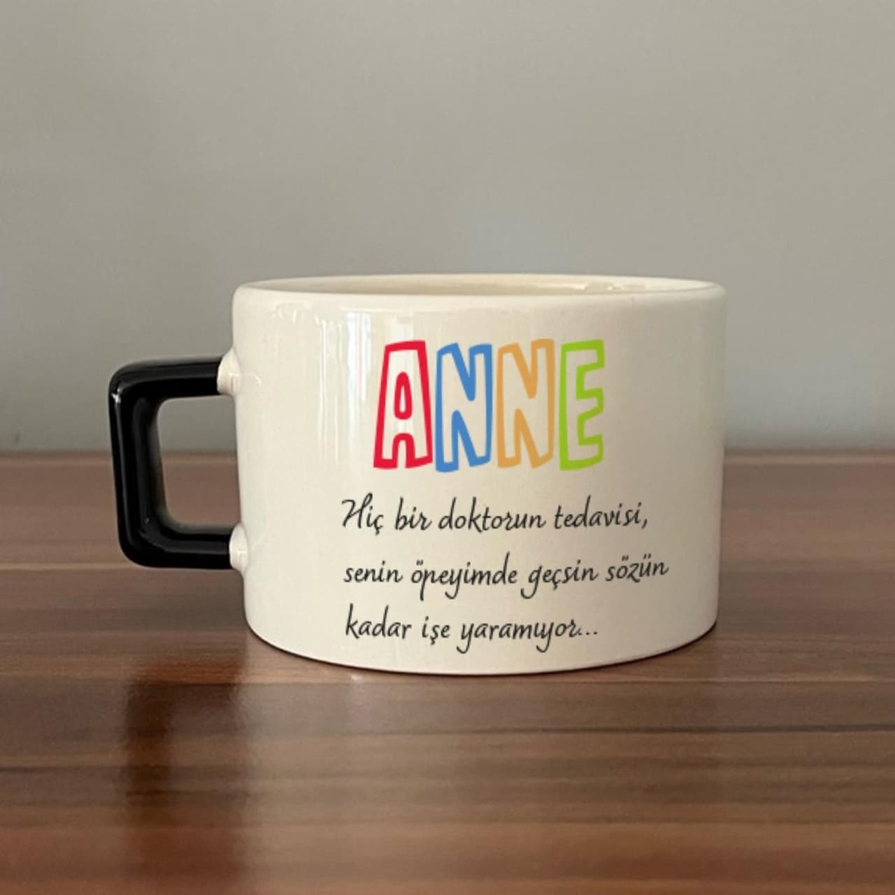 Anne Hiç Bir Doktorun Tedavisi Baskılı Siyah Kulplu Kare Espresso Fincanı