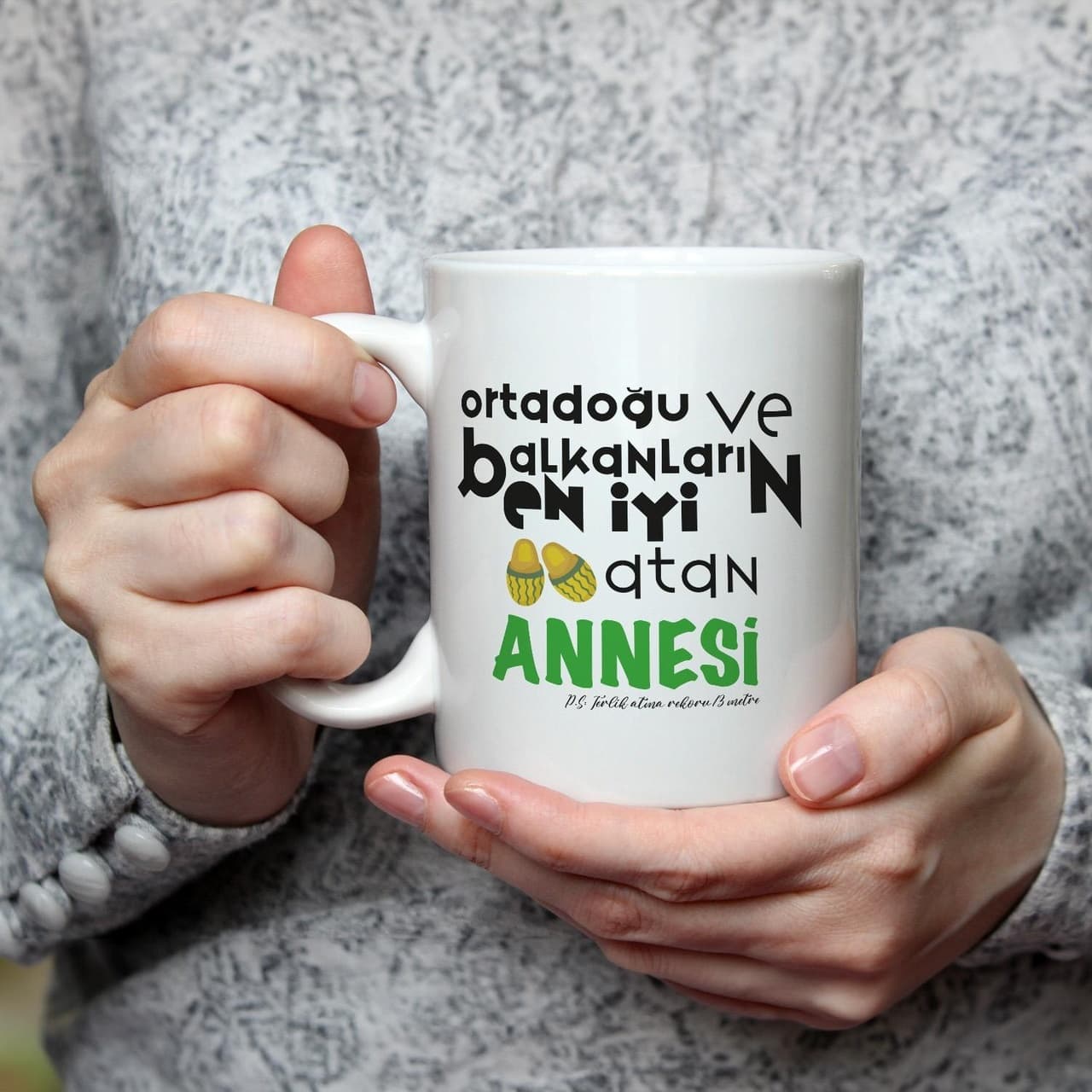 "Ortadoğu Ve Balkanların En İyi Terlik Atan Annesi" Yazılı Beyaz Kupa