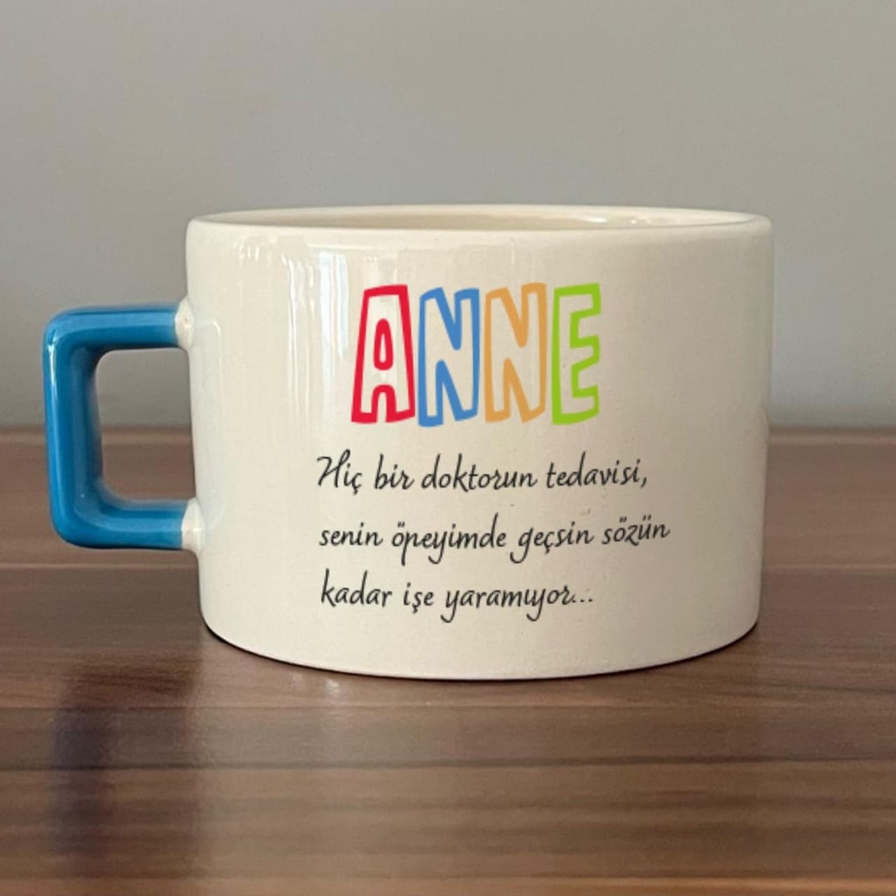 Anne Hiç Bir Doktorun Tedavisi Baskılı Mavi Kulplu Kare Espresso Fincanı