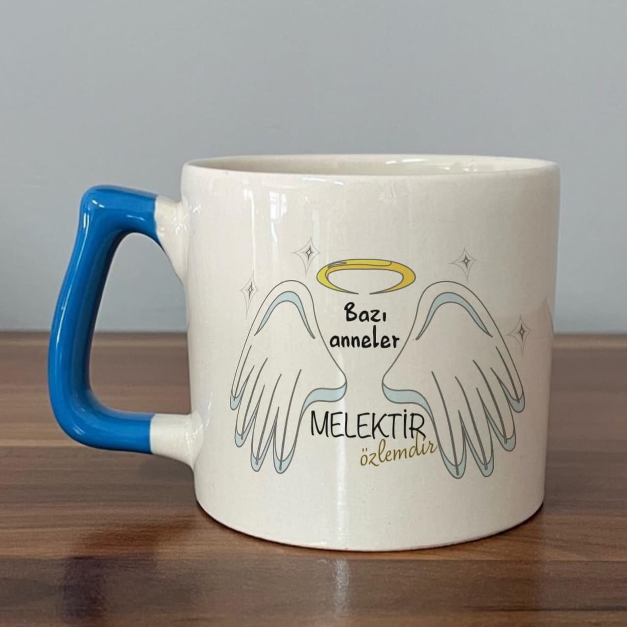 Bazı Anneler Melektir Baskılı Mavi Kulplu Prime Kupa