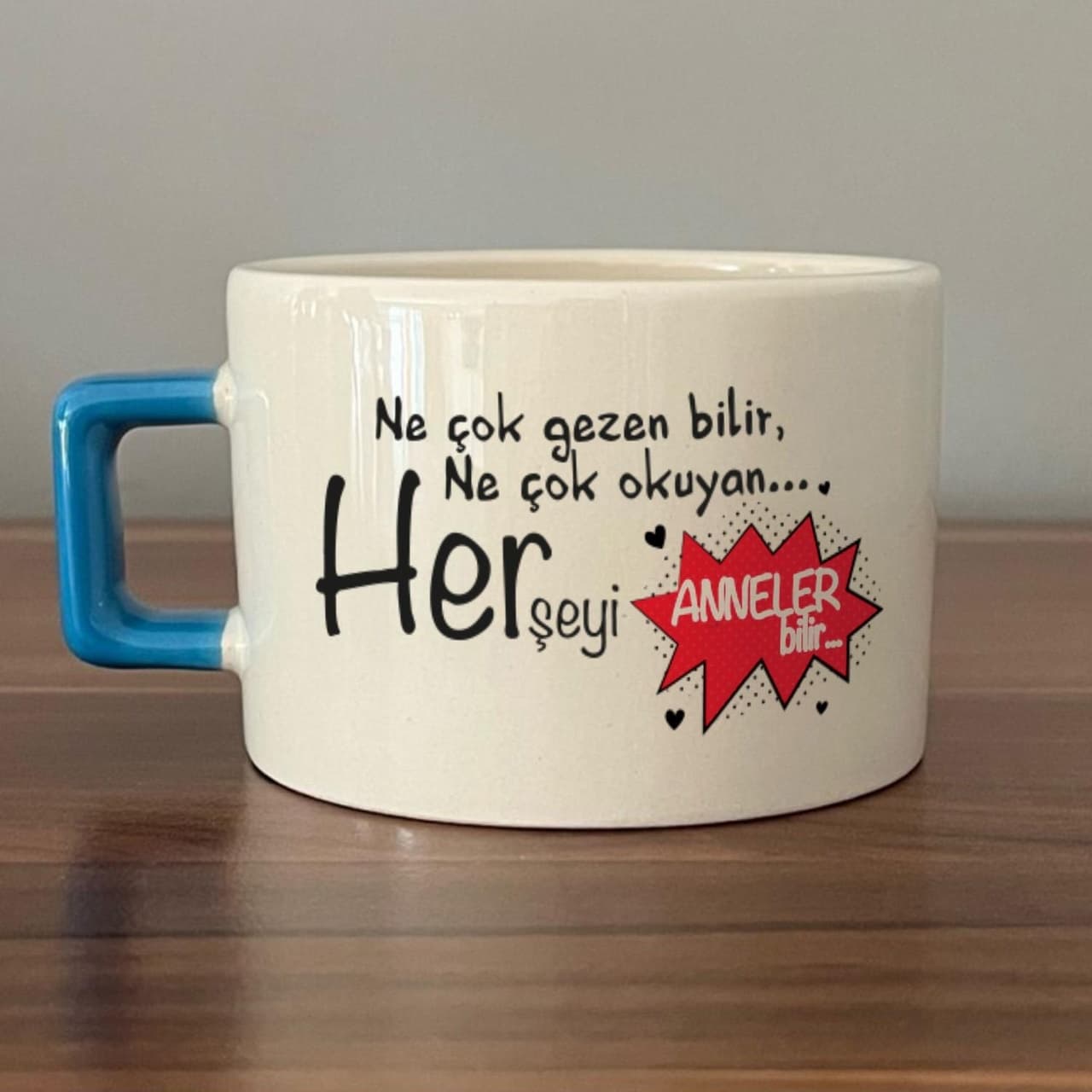 Ne Çok Gezen Bilir Ne Çok Okuyan Baskılı Mavi Kulplu Kare Espresso Fincanı