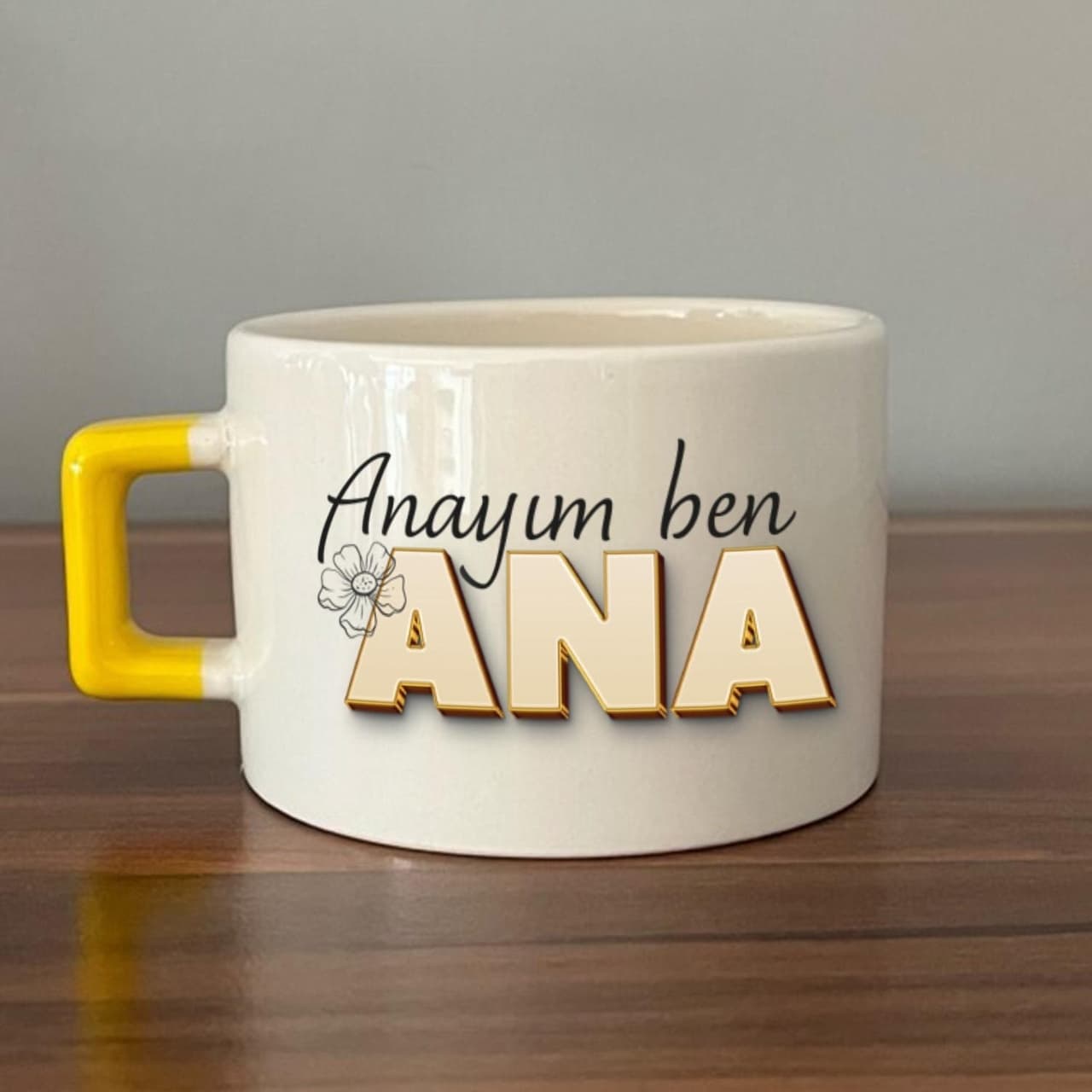 Anayım Ben Ana Baskılı Sarı Kulplu Kare Espresso Fincanı