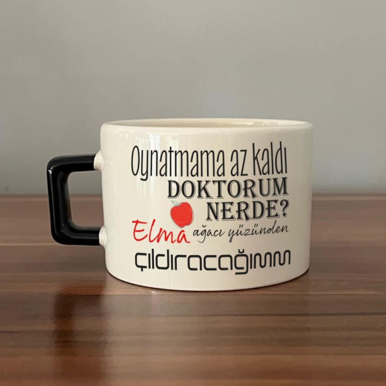 Oynatmama Az Kaldı Doktorum Nerede Baskılı Siyah Kulplu Kare Espresso Fincanı