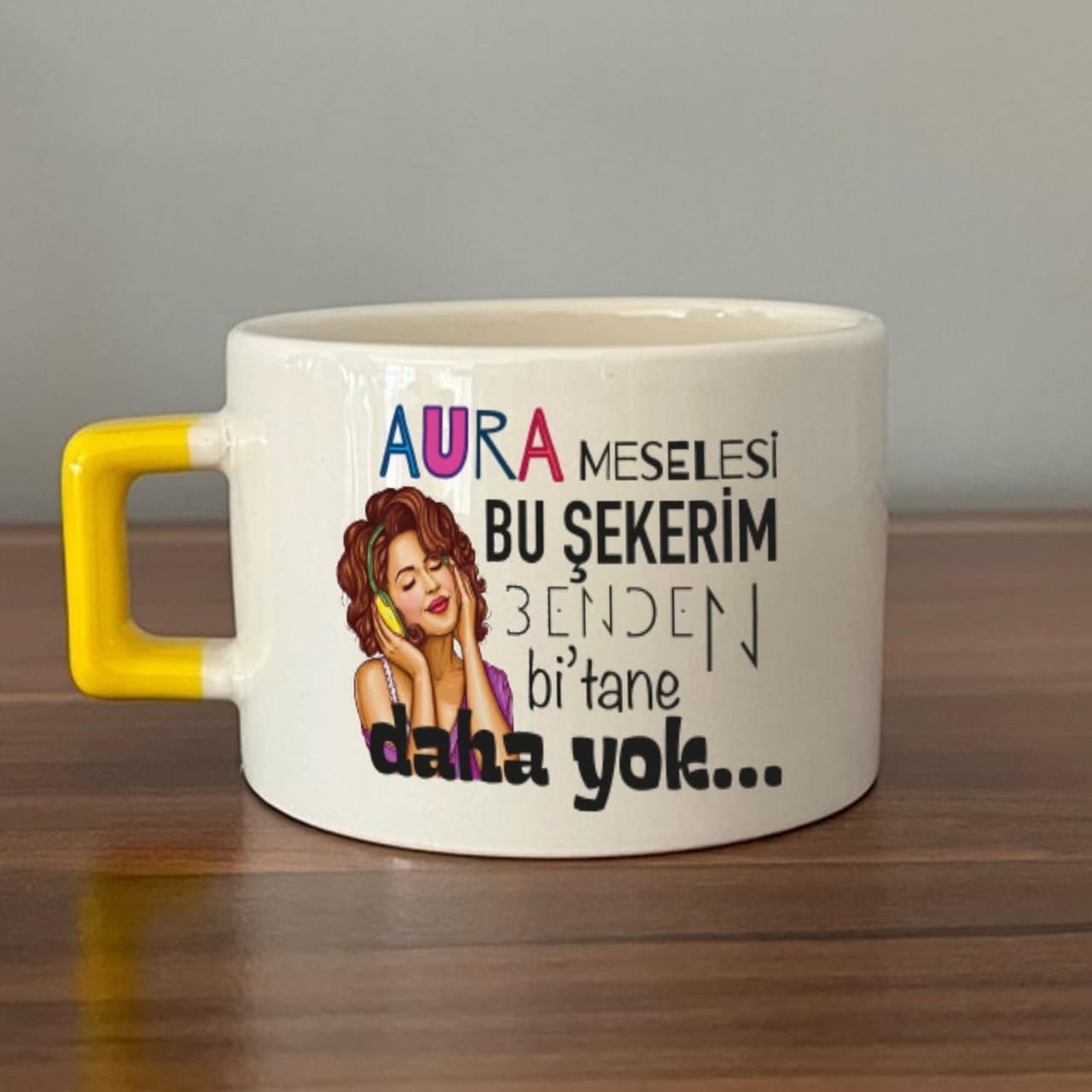 Aura Meselesi Bu Şekerim Baskılı Sarı Kulplu Kare Espresso Fincanı