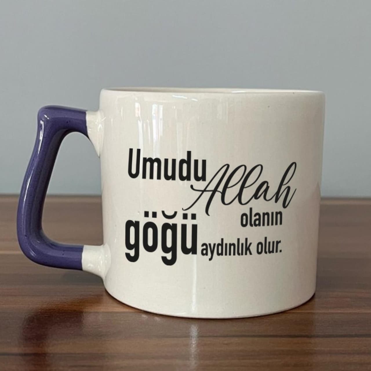 Umudu Allah Olanın Göğü Aydınlık Olur Baskılı Mor Kulplu Prime Kupa