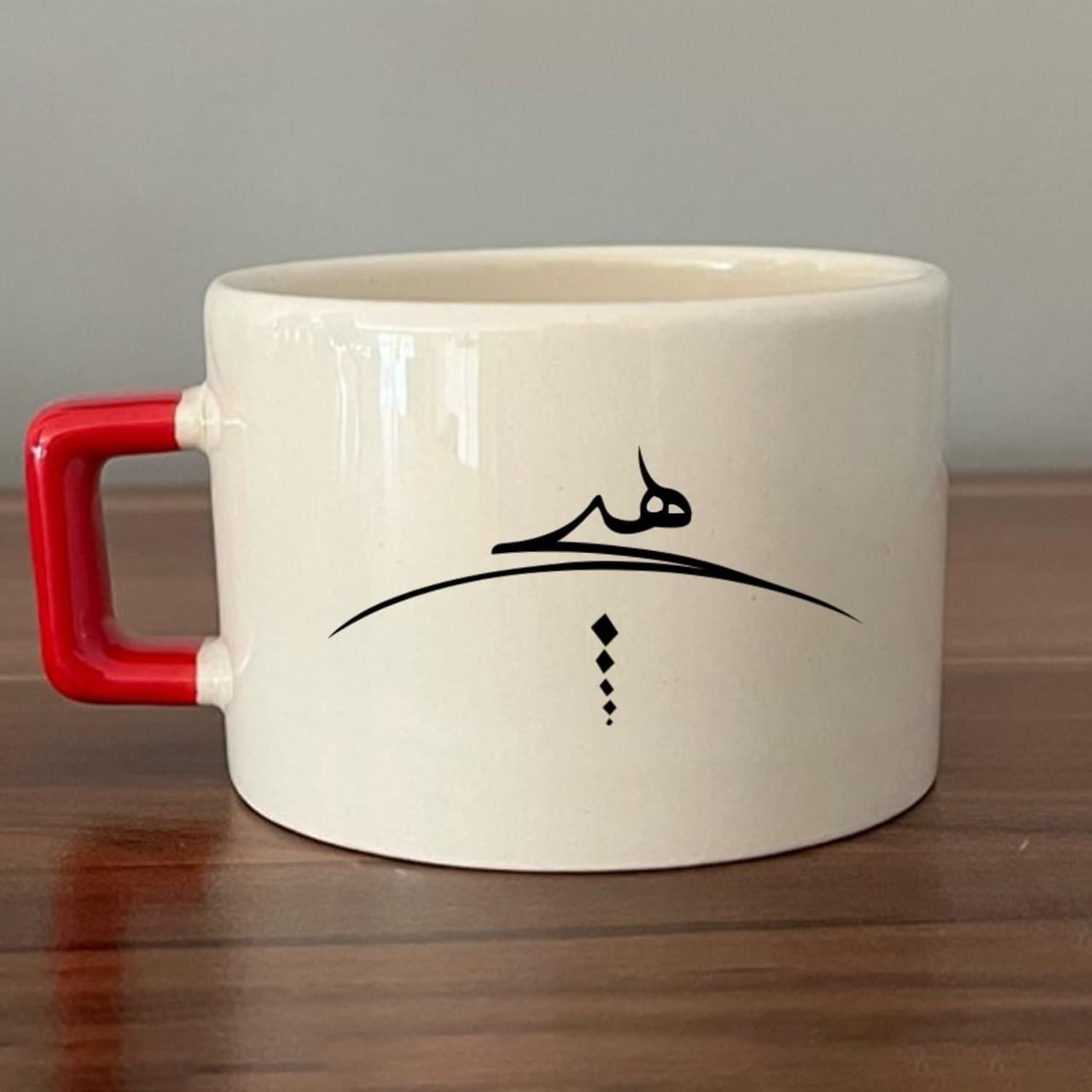 Hiçlik Sembolü Baskılı Kırmızı Kulplu Kare Espresso Fincanı