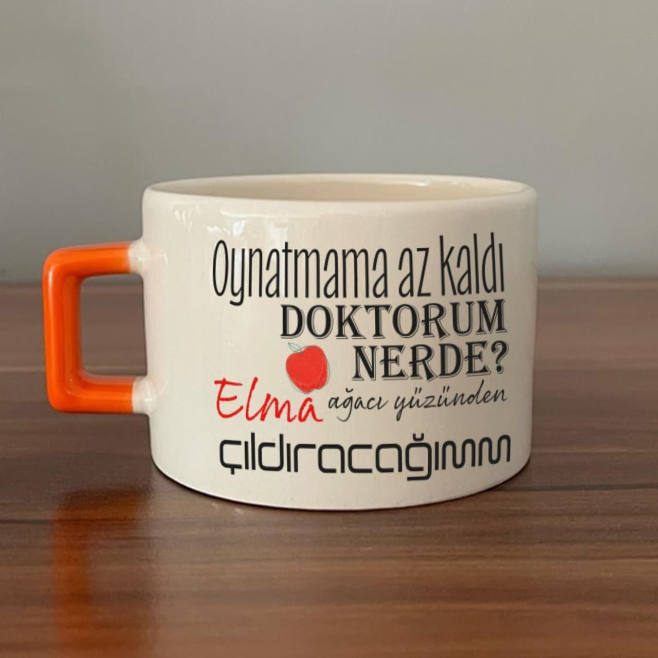 Oynatmama Az Kaldı Doktorum Nerede Baskılı Turuncu Kulplu Kare Espresso Fincanı