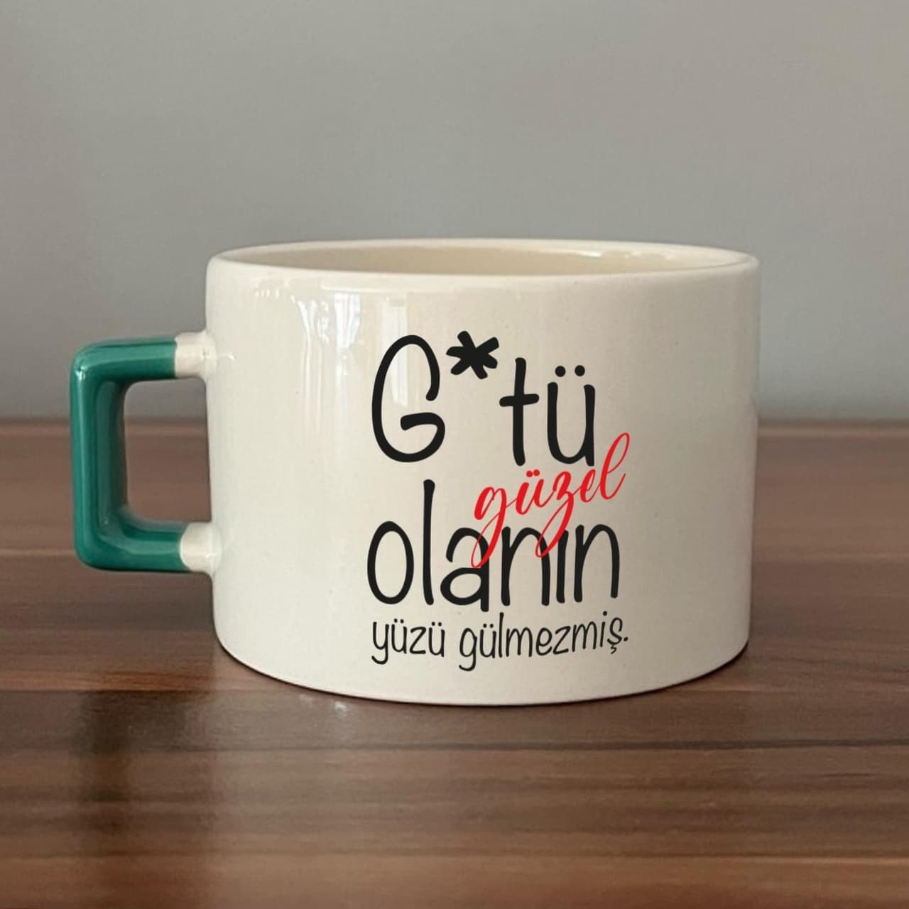 G Tü Güzel Olanın Yüzü Gülmezmiş Baskılı Yeşil Kulplu Kare Espresso Fincanı