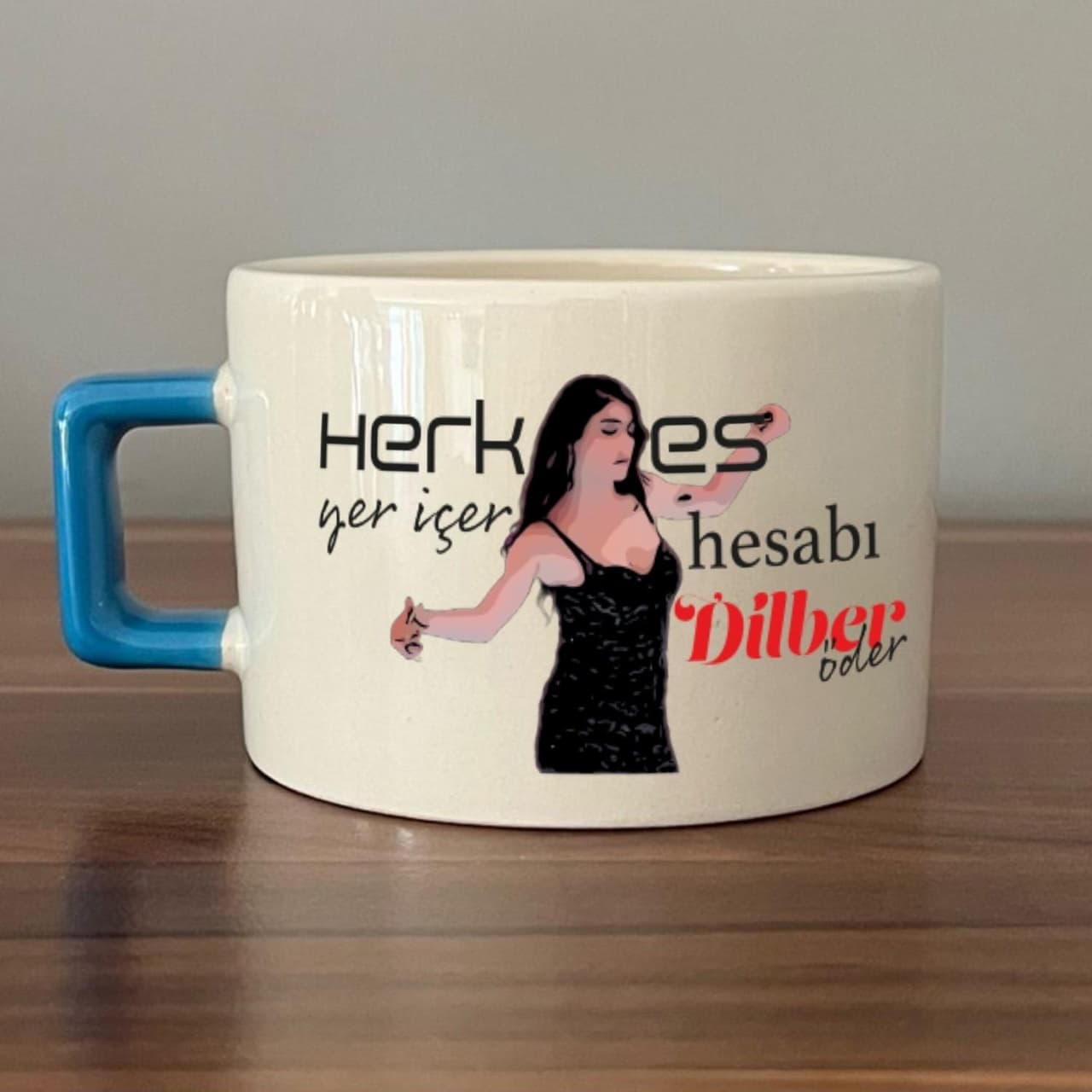 Herkes Yer İçer Hesabı Dilber Öder Baskılı Mavi Kulplu Kare Espresso Fincanı