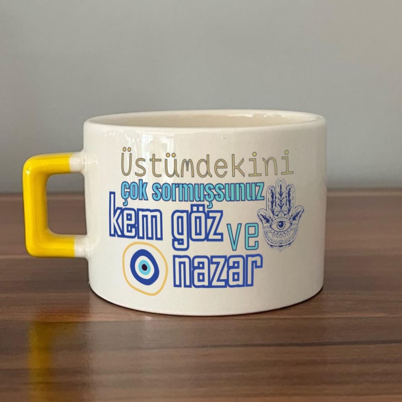 Üstümdekini Çok Sormuşsunuz Baskılı Sarı Kulplu Kare Espresso Fincanı