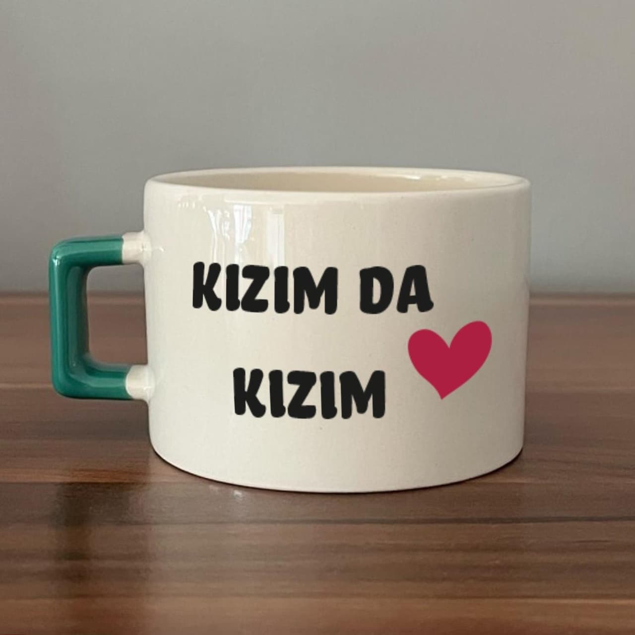 Kızım Da Kızım Baskılı Kadınlar Günü Yeşil Kulplu Kare Espresso Fincanı
