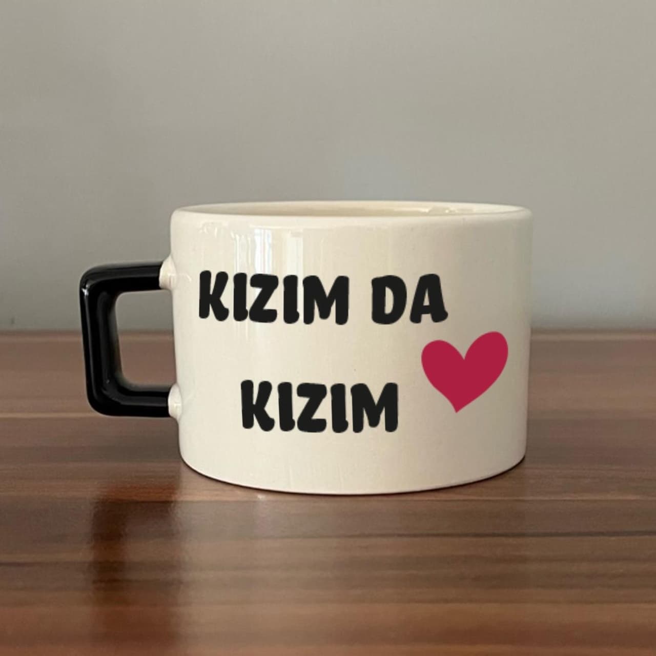 Kızım Da Kızım Baskılı Kadınlar Günü Siyah Kulplu Kare Espresso Fincanı