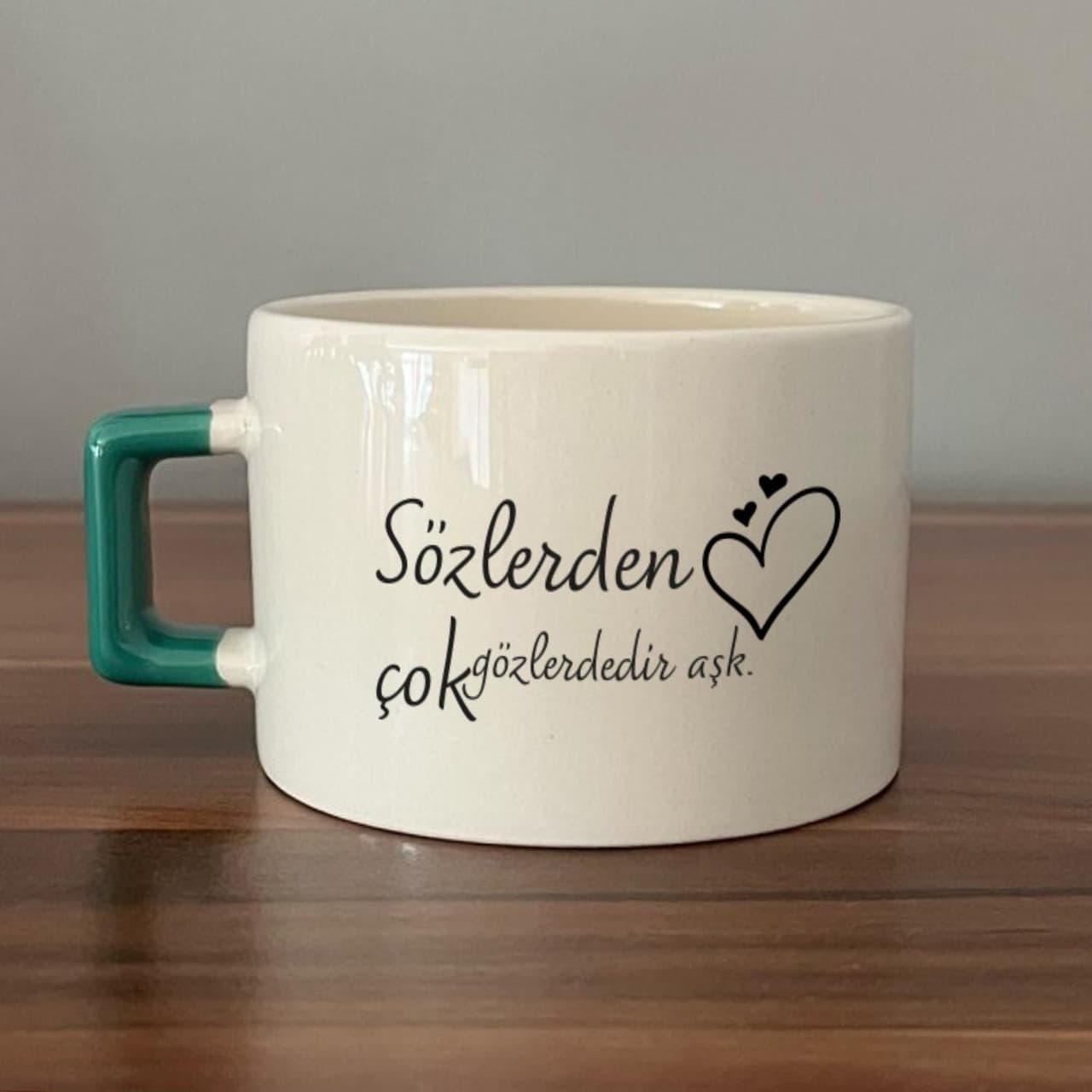 Sözlerden Çok Gözlerdedir Aşk Baskılı Yeşil Kulplu Kare Espresso Fincanı