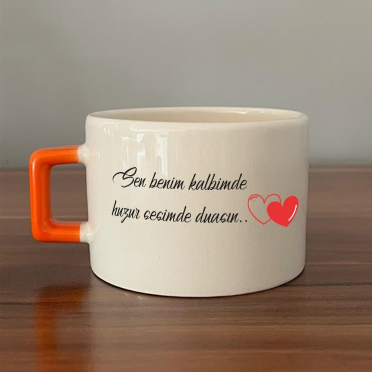 Sen Benim Kalbimde Huzur Baskılı Turuncu Kulplu Kare Espresso Fincanı
