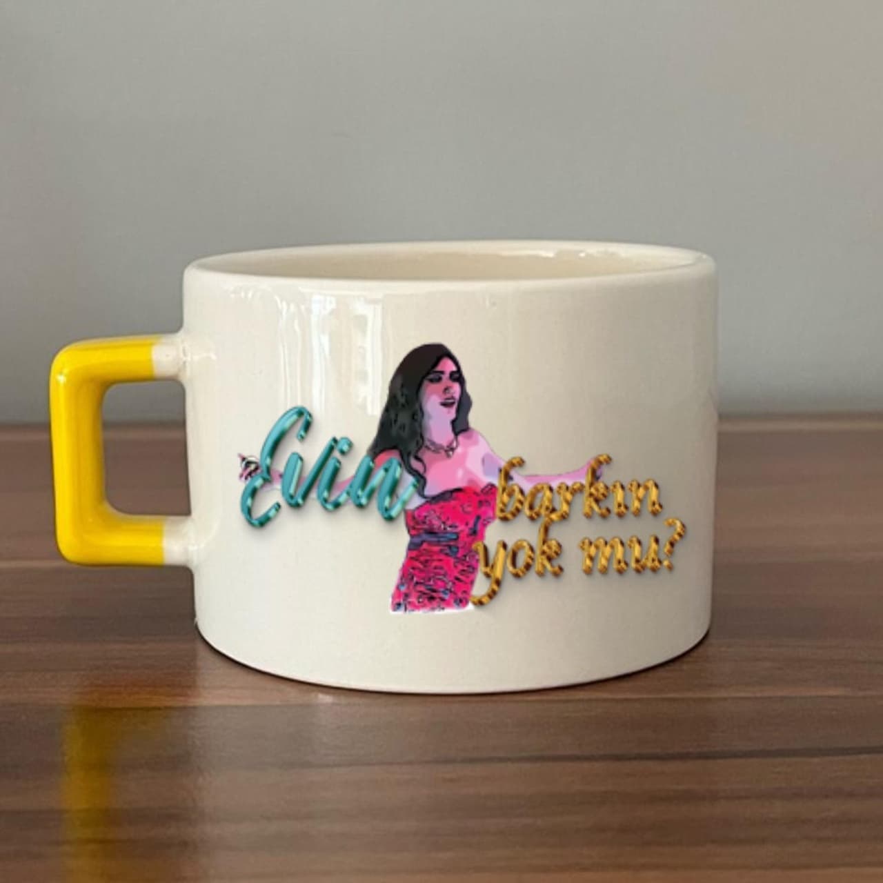 Evin Barkın Yok Mu Baskılı Sarı Kulplu Kare Espresso Fincanı