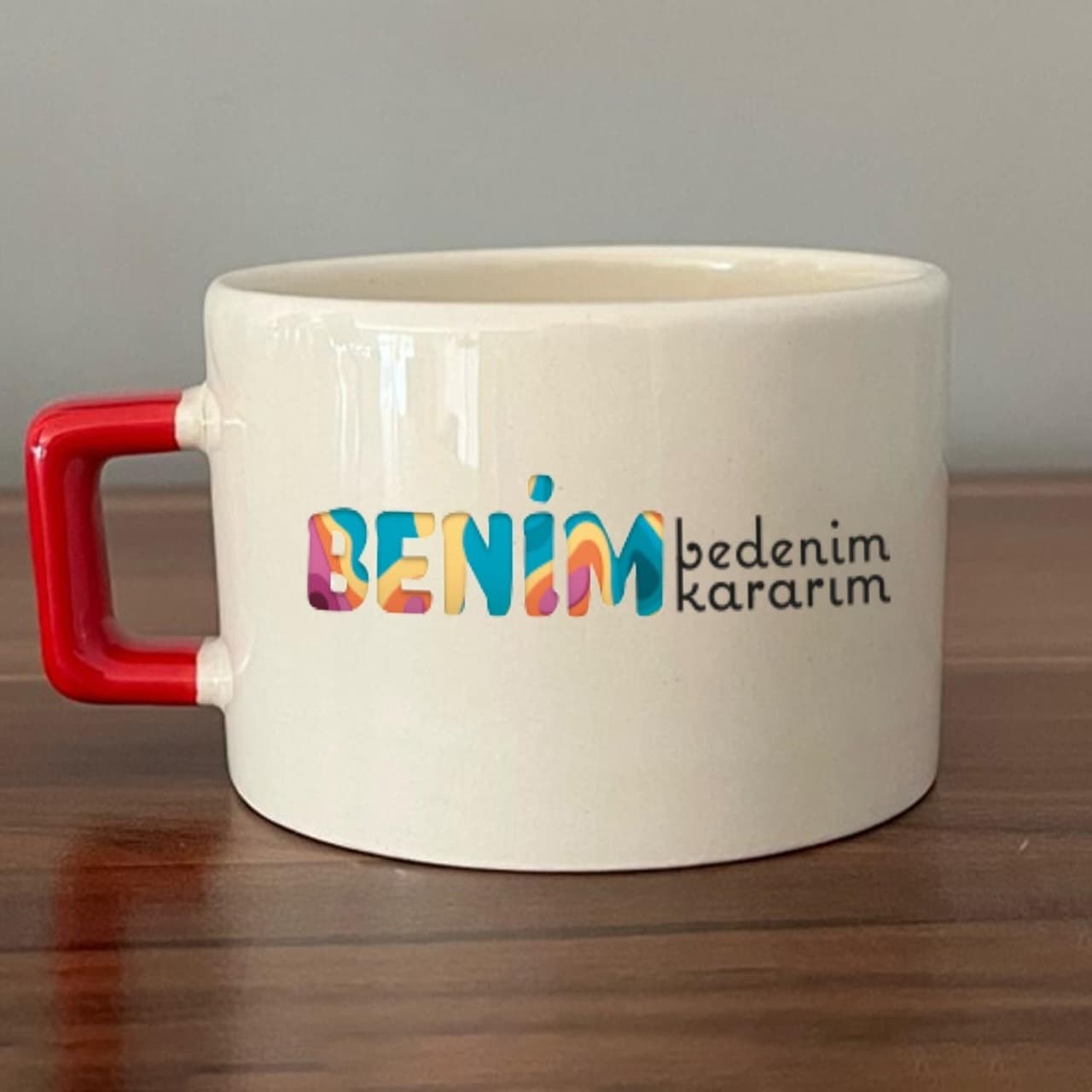 Benim Bedenim, Benim Kararım Baskılı Kadınlar Günü Kırmızı Kulplu Kare Espresso Fincanı