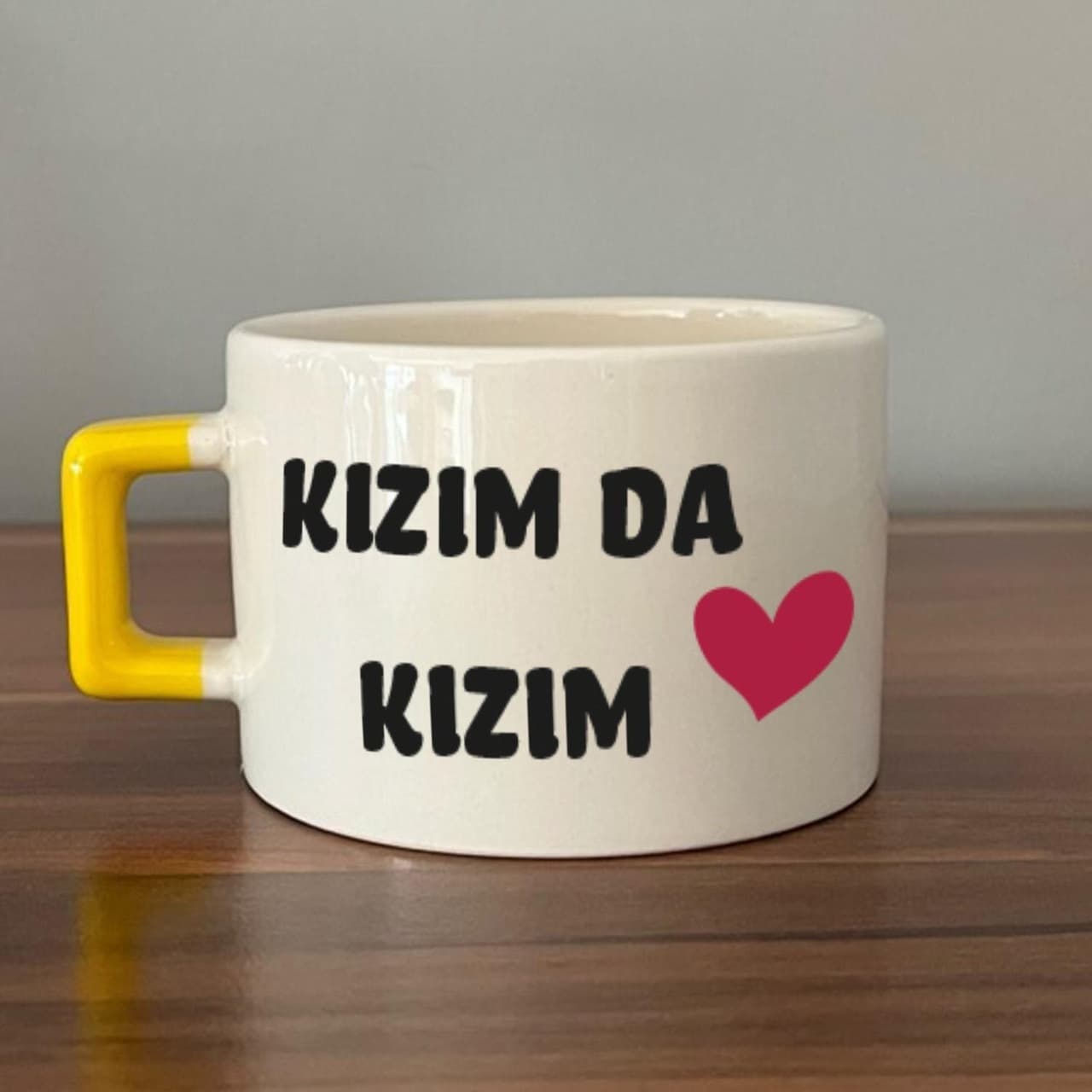 Kızım Da Kızım Baskılı Kadınlar Günü Sarı Kulplu Kare Espresso Fincanı