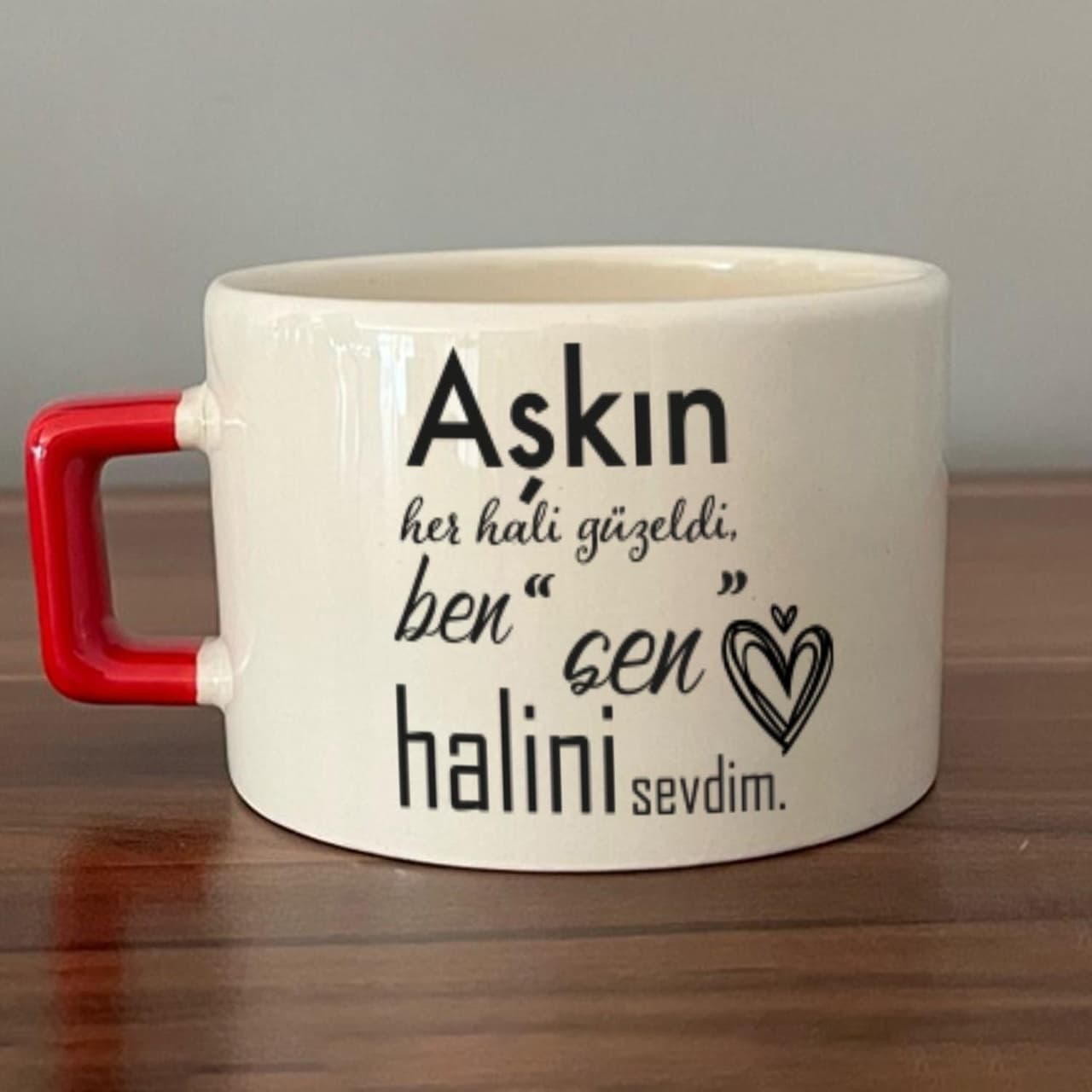 Aşkın Her Hali Güzeldi Baskılı Kırmızı Kulplu Kare Espresso Fincanı