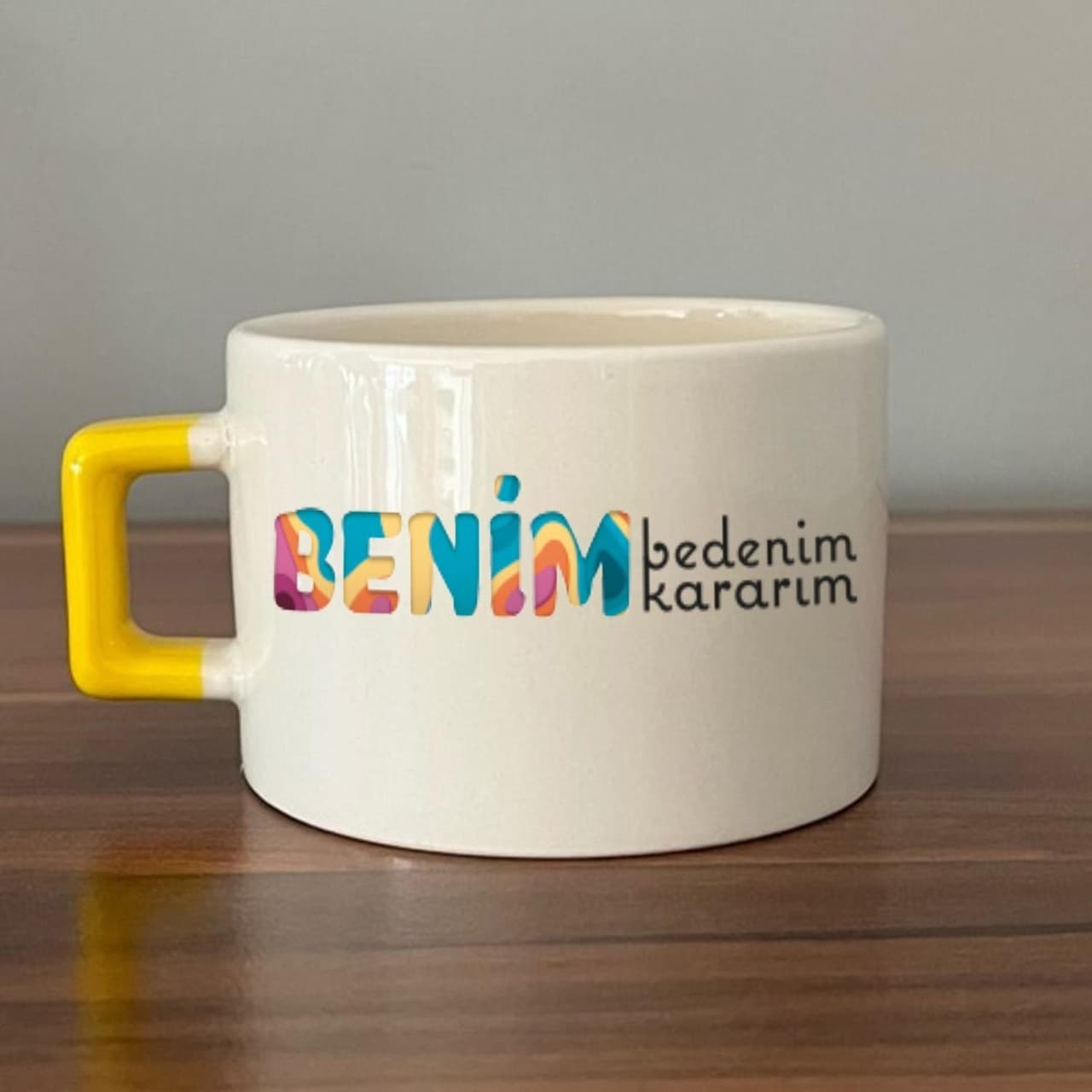 Benim Bedenim, Benim Kararım Baskılı Kadınlar Günü Sarı Kulplu Kare Espresso Fincanı