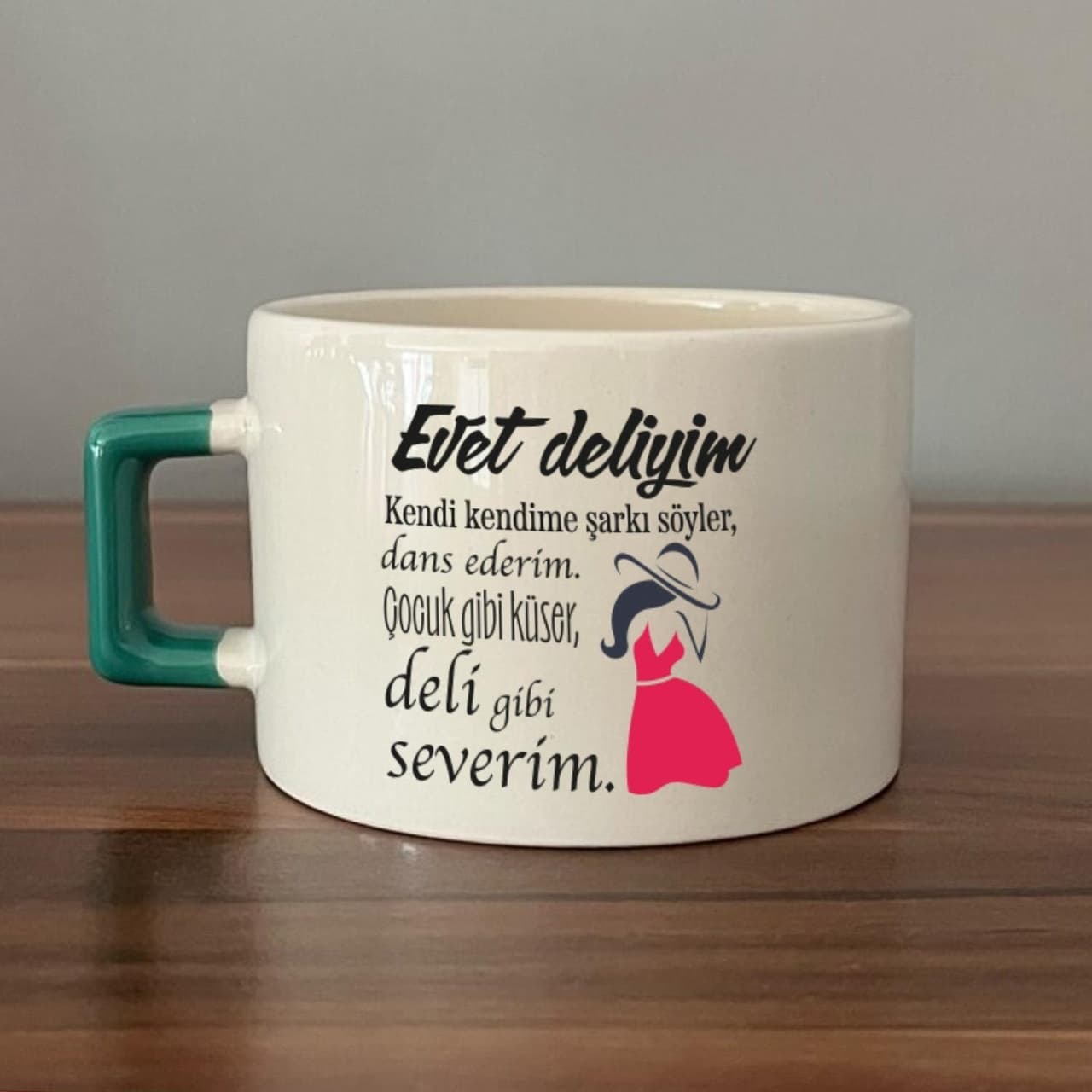 Evet Deliyim Baskılı Kadınlar Günü Yeşil Kulplu Kare Espresso Fincanı
