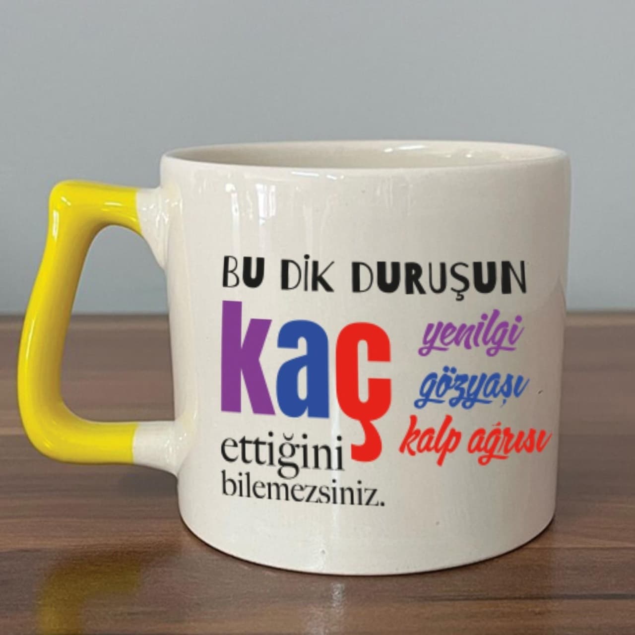 Bu Dik Duruşun Baskılı Kadınlar Günü Sarı Kulplu Prime Kupa