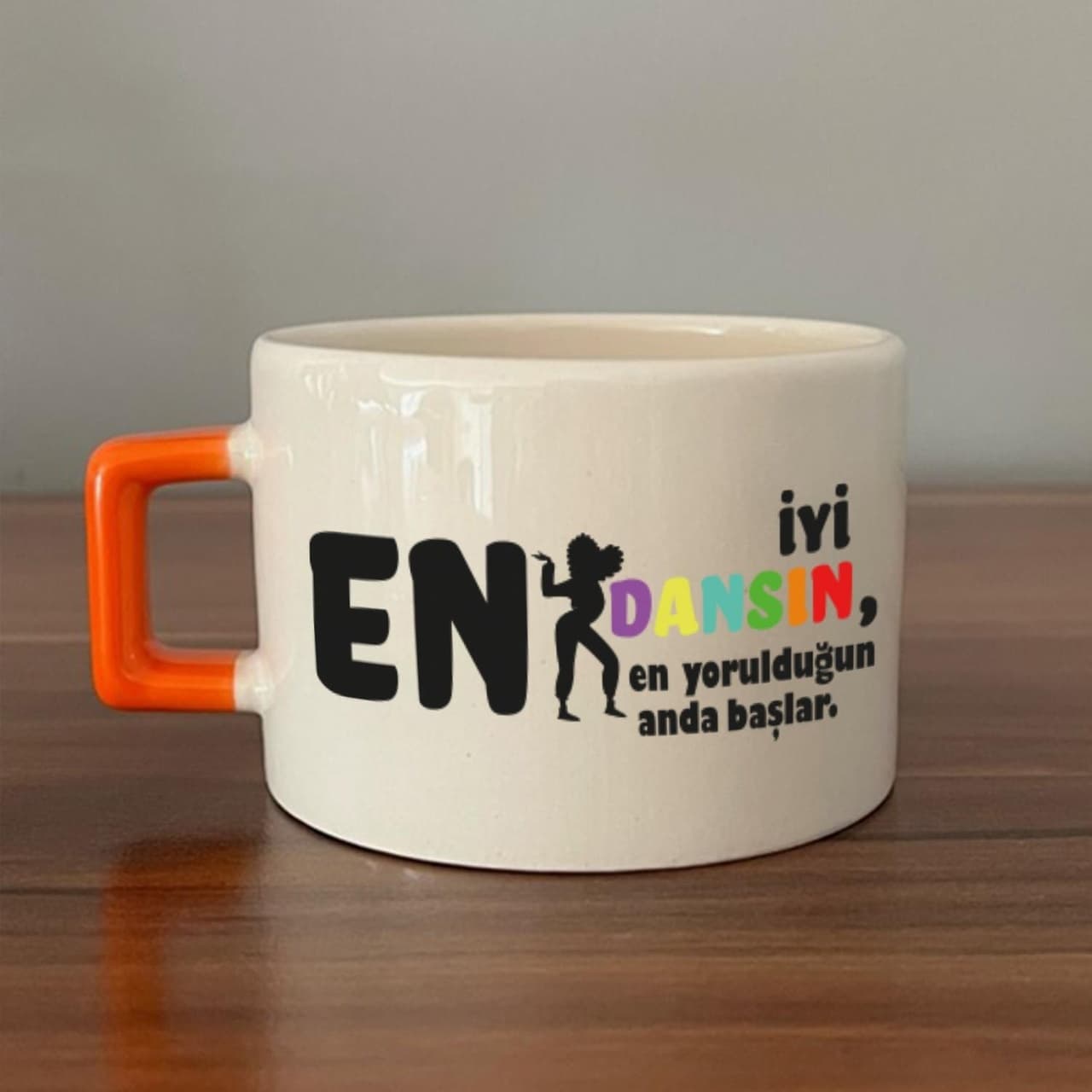 En İyi Dansın Baskılı Kadınlar Günü Turuncu Kulplu Kare Espresso Fincanı
