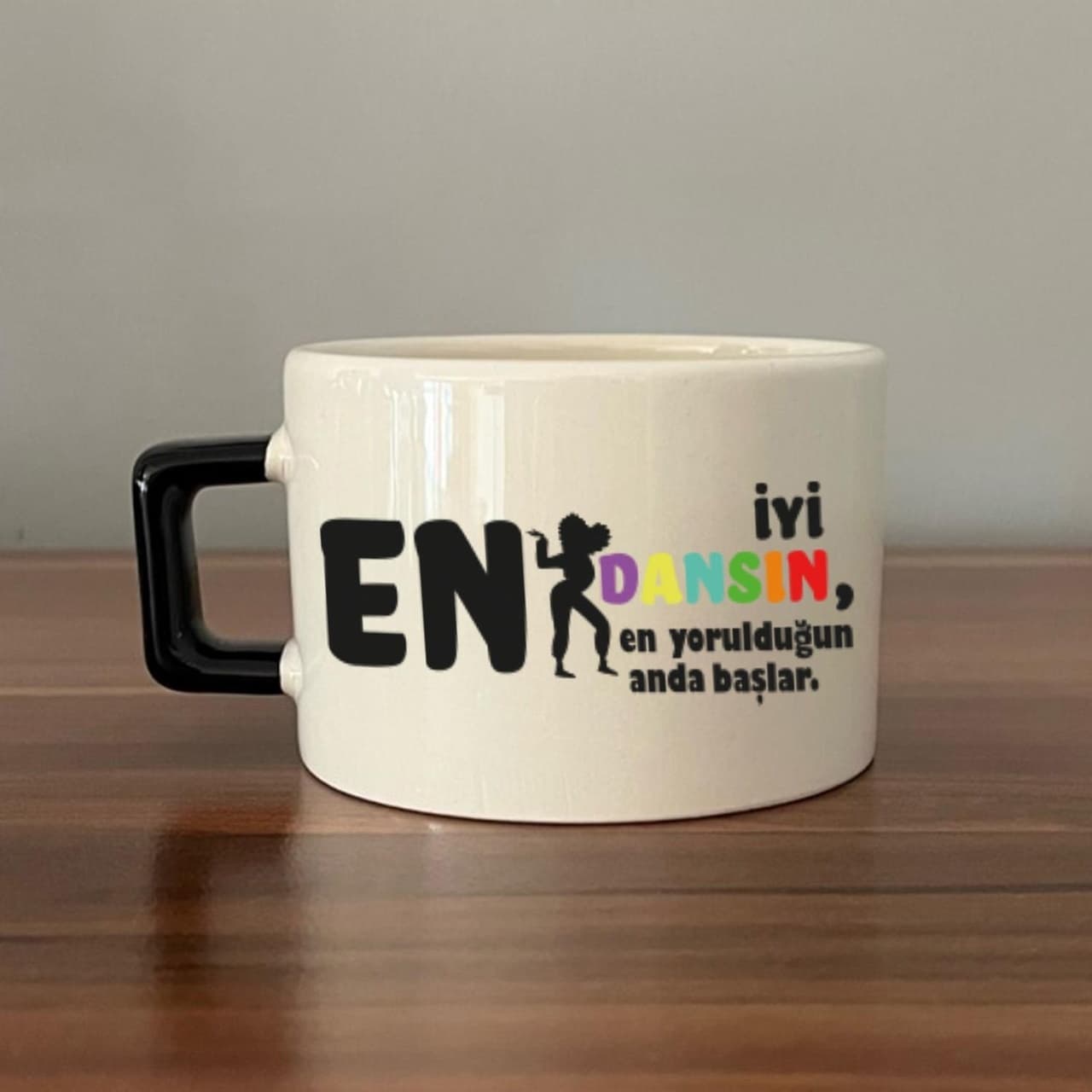 En İyi Dansın Baskılı Kadınlar Günü Siyah Kulplu Kare Espresso Fincanı