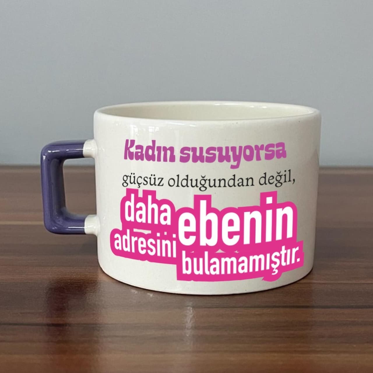 Kadın Susuyorsa Baskılı Kadınlar Günü Mor Kulplu Kare Espresso Fincanı