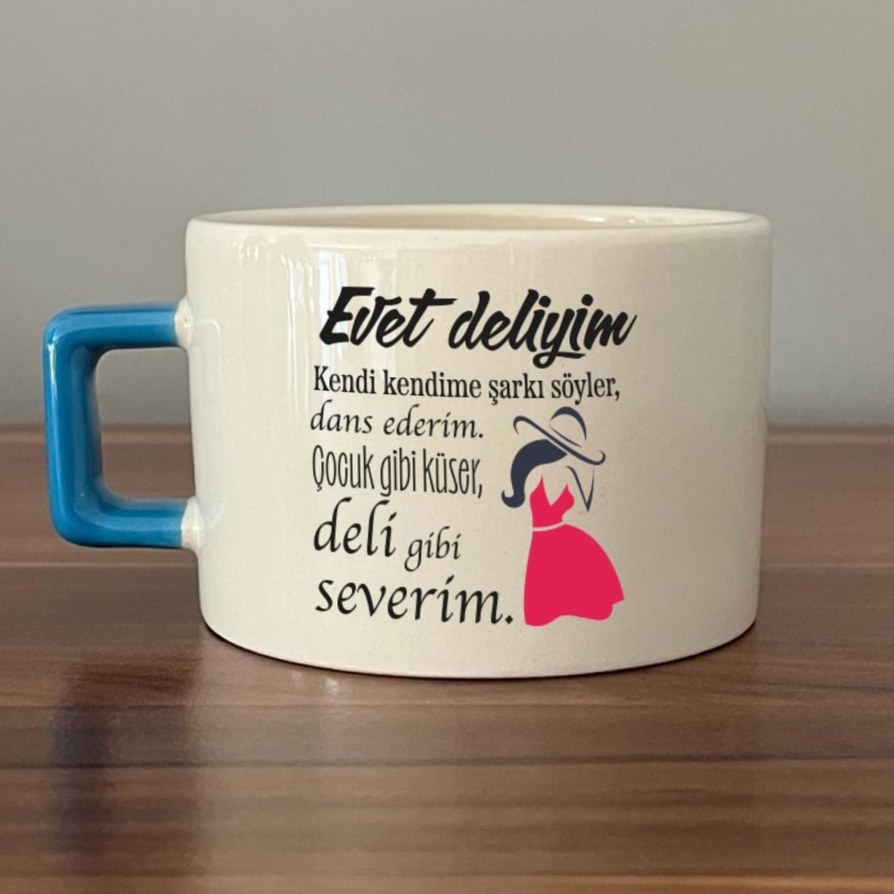 Evet Deliyim Baskılı Kadınlar Günü Mavi Kulplu Kare Espresso Fincanı