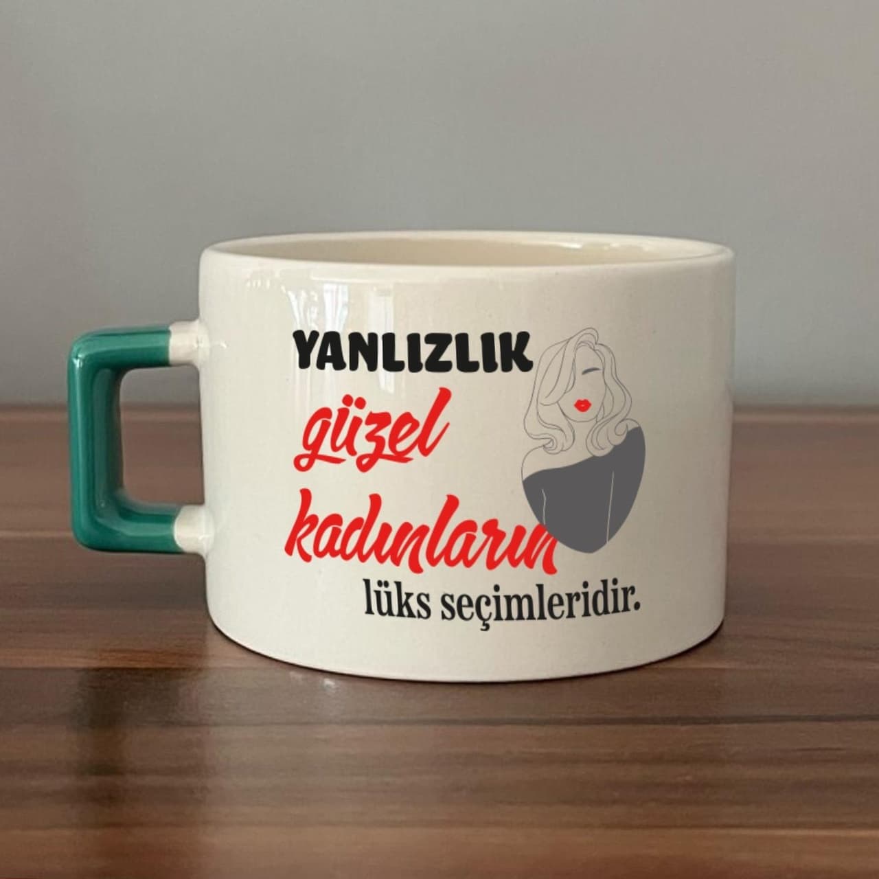 Yalnızlık Güzel Kadınların Lüks Seçimleridir Baskılı Kadınlar Günü Yeşil Kare Espresso Fincanı