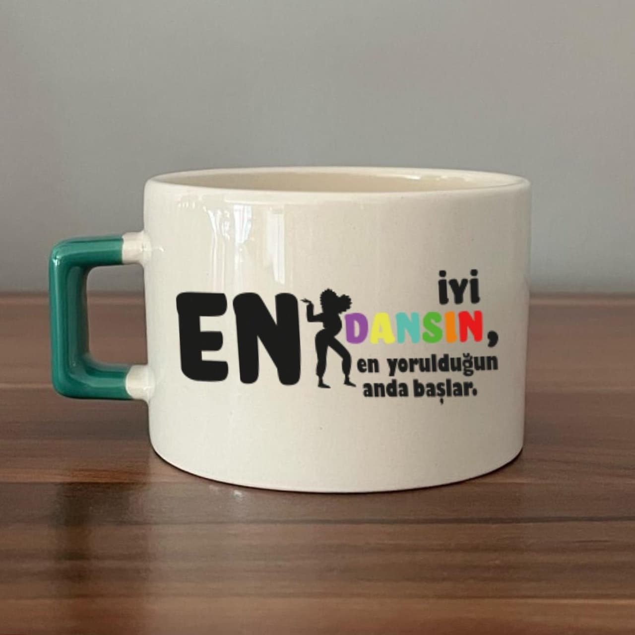 En İyi Dansın Baskılı Kadınlar Günü Yeşil Kulplu Kare Espresso Fincanı