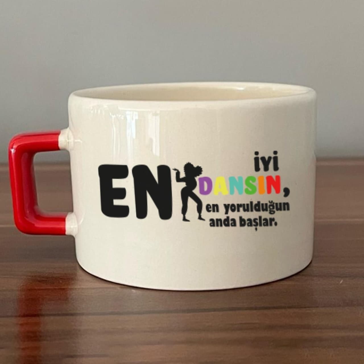 En İyi Dansın Baskılı Kadınlar Günü Kırmızı Kulplu Kare Espresso Fincanı