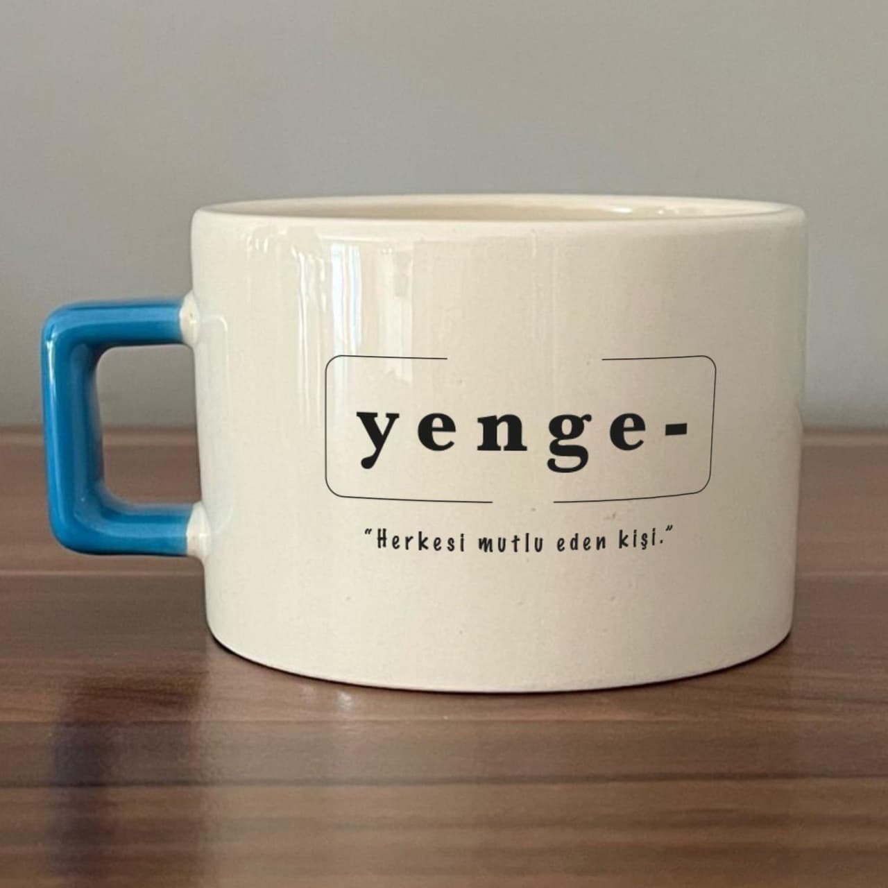 Yenge Baskılı Mavi Kulplu Kare Espresso Fincanı