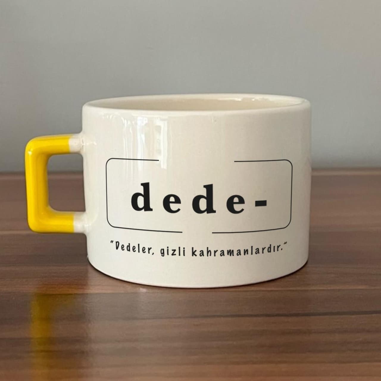 Dede Baskılı Sarı Kulplu Kare Espresso Fincanı