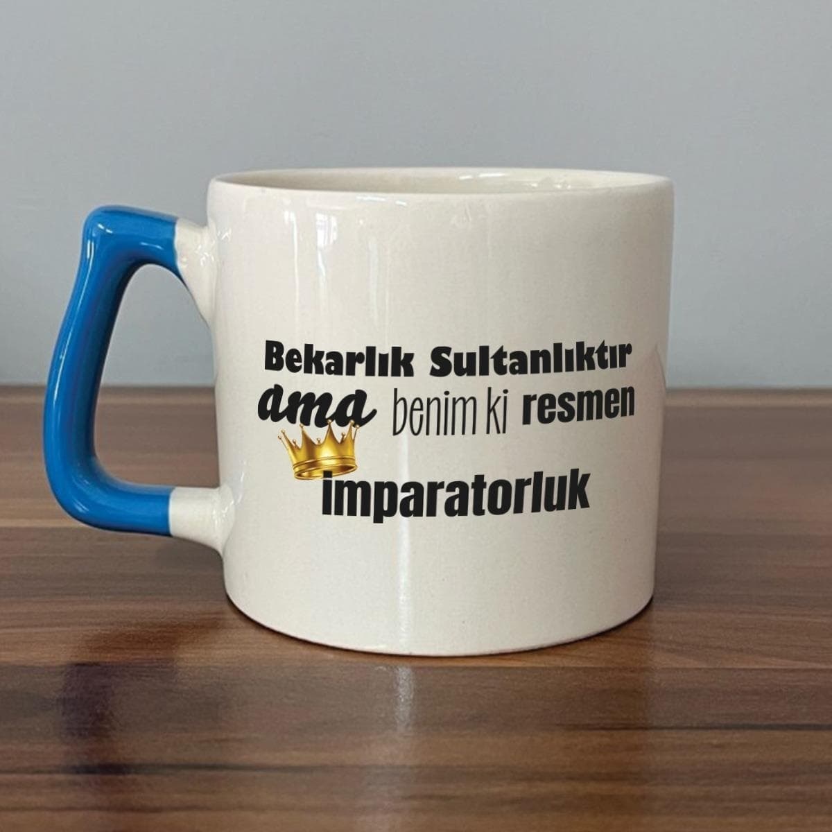 Mor Mürekkep Bekarlık Sultanlıktır Ama Baskılı Mavi Kulplu Prime Kupa