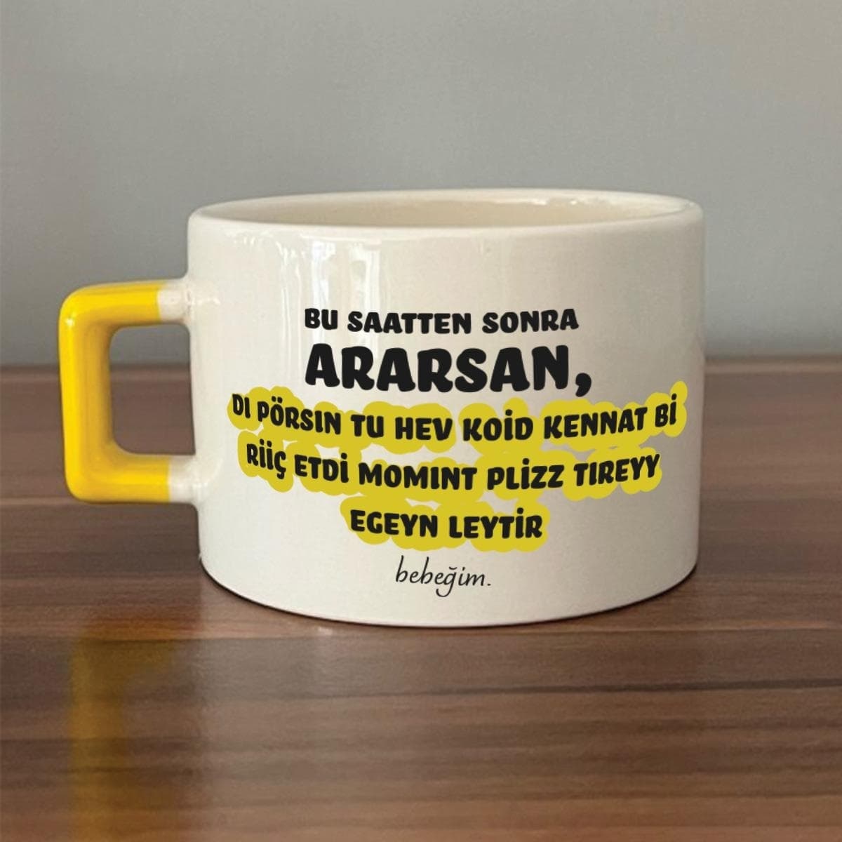 Bu Saatten Sonra Ararsan Baskılı Sarı Kulplu Kare Espresso Fincanı