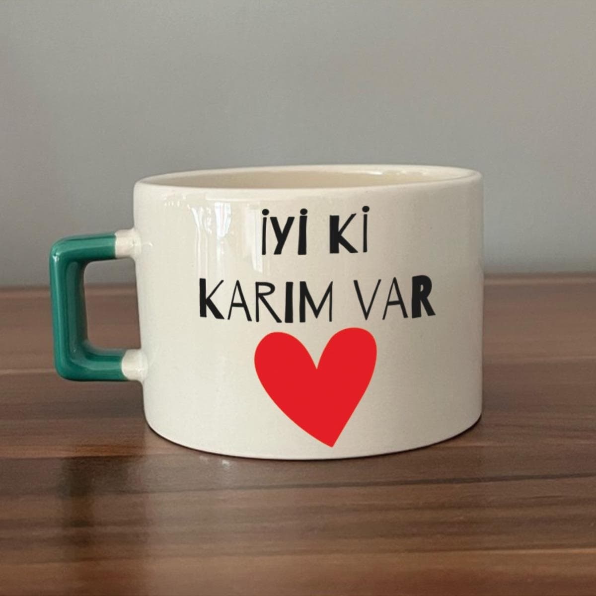 İyi Ki Karım Var Baskılı Yeşil Kulplu Kare Espresso Sevgililer Günü Fincanı