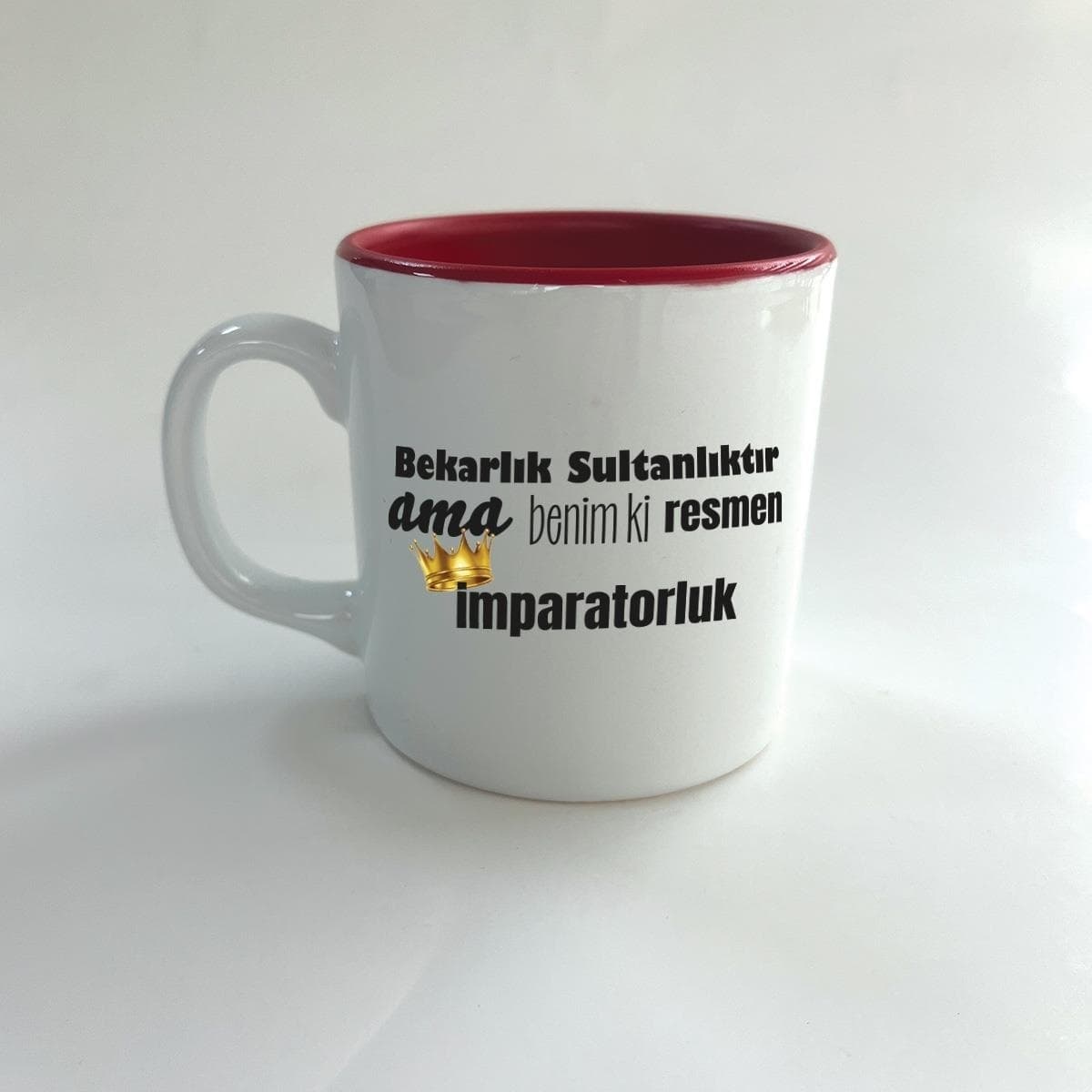 Mor Mürekkep Bekarlık Sultanlıktır Ama Baskılı Kırmızı Multi Kupa