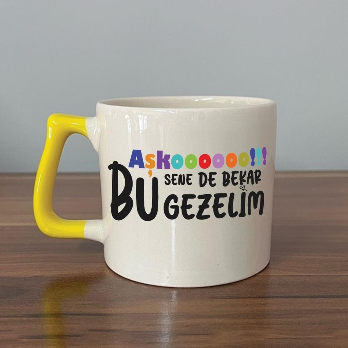 Mor Mürekkep Aşkoooooo Baskılı Sarı Kulplu Prime Kupa