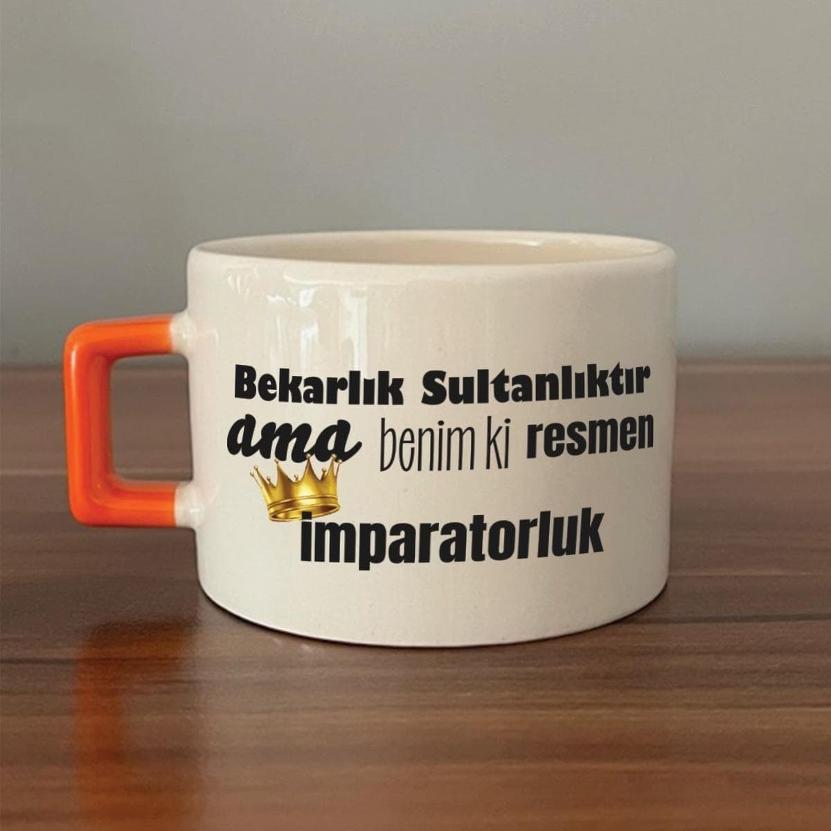 Bekarlık Sultanlıktır Ama Baskılı Turuncu Kulplu Kare Espresso Fincanı